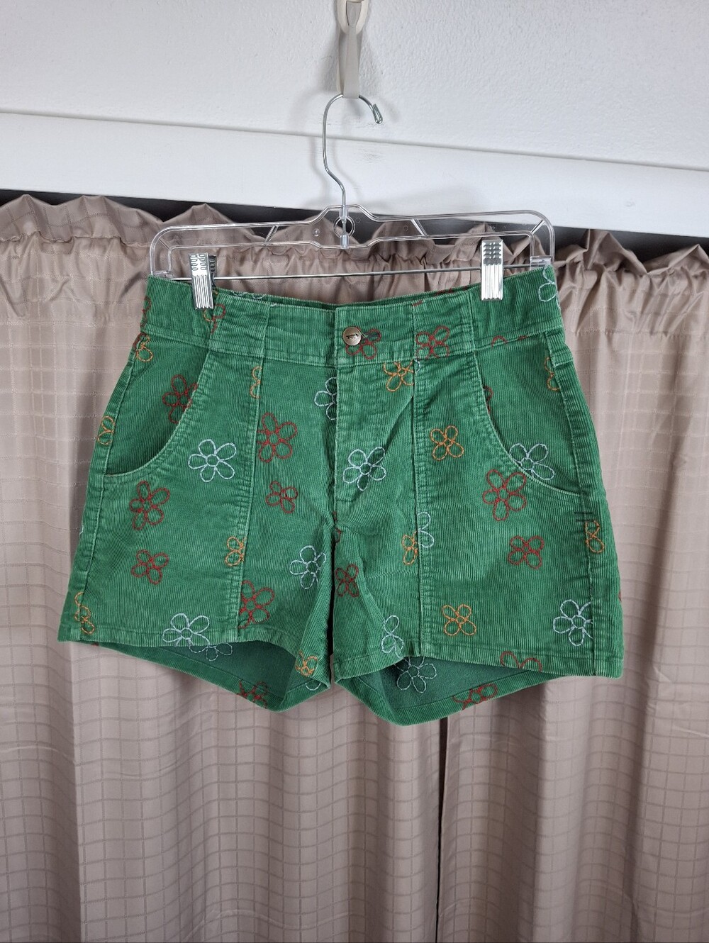 Toad&Co Organic Cotton Embroidered Green Corduroy Short Size 4